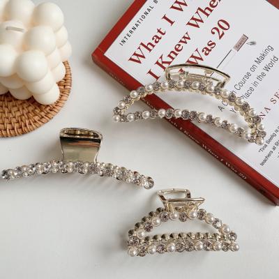 China Simple Temperament And Cute Exquisite Pearl Durable Large Size Women Girls Hair Claw Clips for sale