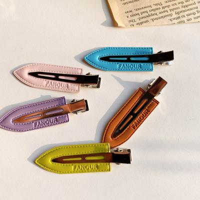 China Simple temperament and Korean PU 2022 new fashion cute wholesale women hair accessories hair clips leather trim hair clips for girls for sale