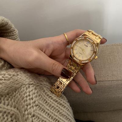 China Fashion Waterproof Women's Quartz Watch Diamond Retro Metal Chain Gold Elegant High-Grade Lady's Gifts For Girl for sale