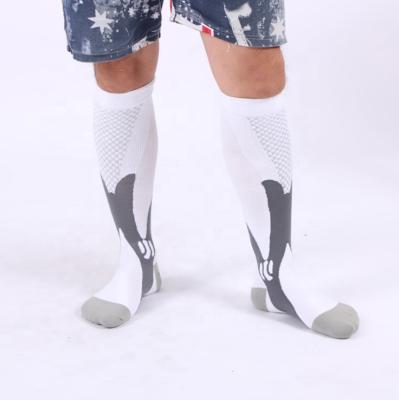 China Breathable Sports Compression Socks Elastic Running Sock Soccer Climbing Socks For Men And Women Mid-tube for sale