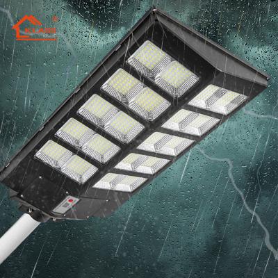 China ROAD KLASS 200w 300w 400w 8m solar outdoor light ip66 efficiency led solar street light for sale