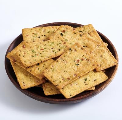 China Low MOQ OEM Natural Delicious Popular Snacks Thin Crunchy Vegetable Crackers And Crackers For Packaging for sale