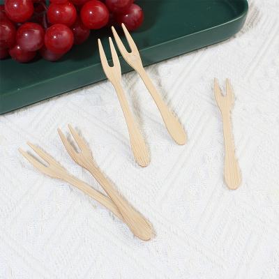 China Fruit Eco Friendly Biodegradable Disposable Bamboo Fruit Fork Cocktail Food Forks for sale