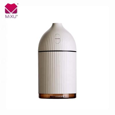 China Hotel Gift USB Nice Portable Car Air Humidifier Lovely Choice Mini Rechargeable Light with Light for Home for sale