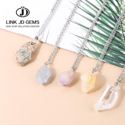 China JD Fashion Jewelry Crystal Crafts Irregular Clear Rose Quartz Necklace CLASSIC Natural Raw Raw Stone Pendant Necklace for sale