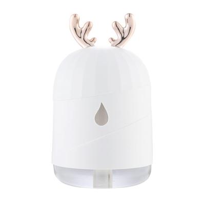 China Color Changing LED Light 2021 Mini Usb Portable Car Humidifier Cute Car Mist Maker Diffuser Air Humidifier for sale