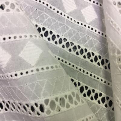 China Anti-static white 100% embroidery fabric cotton fabric eyelet embroidery fabric for shirt for sale