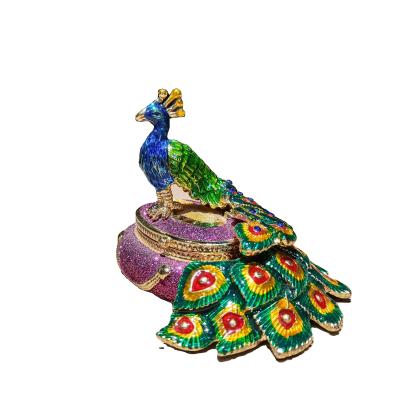 China 2021 Newest China YI SHANG BAO 2021 mini jewelry box fashion exquisite jewelry box peacock jewelry box for sale