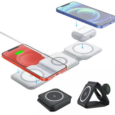 China 3 in 1 Wireless Charger 3 in 1 Fast Wireless QI Charging Station Magnetic Foldable Stand QI Wireless Charging Pad for iPhone AirPods iWatch for sale