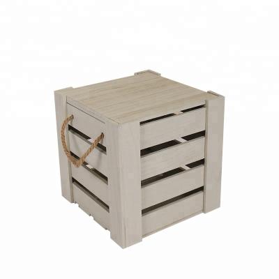 China Hot Sustainable Wholesale Rustic Wooden Crate For Fruit With Lid For Household Items Storage for sale