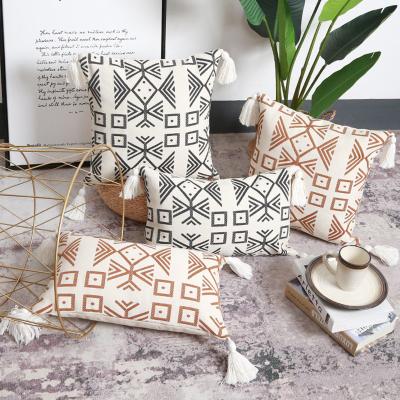 China Viable Hot Sale Home Decoration Simple Sofa Woven Boho Cushion Cover With Tassel Jacquard Rectangle for sale