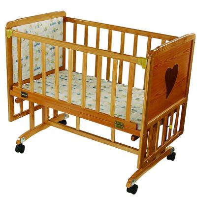 China Solid Wood Automatic Baby Swing Bed for sale