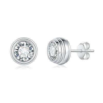 China Nice Design Sterling Silver Earrings 0.5CT Moissanite 14k Gold Setting Moissanite Stud Earrings 925 Sets For Engagement for sale