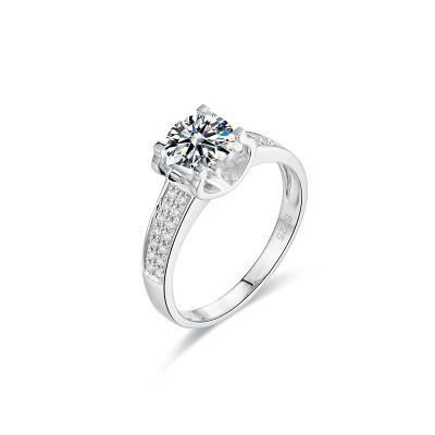 China Nice Design Ready To Ship High End Iced Out 1CT 6.5mm D VVS Moissanite Diamond Silver Gold Rings For Women for sale