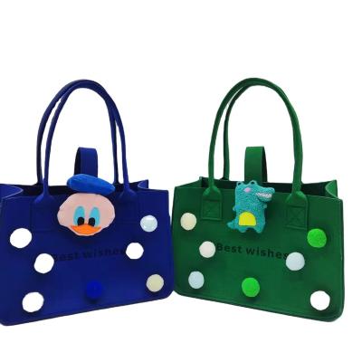 China Factory Wholesale Reusable Eco-friendly Fashion Shopping Bag Cartoon Hand Gift Portable Felt Bag for sale