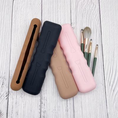 China Portable Silky Soft Easy Clean Waterproof Make Up Brush Organizer Silicone Travel Essentials Makeup Brush Holder for sale