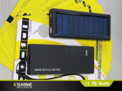 China bateria portátil do polímero do Li-íon do banco das energias solares de 2800 mAh com lanterna elétrica do diodo emissor de luz à venda