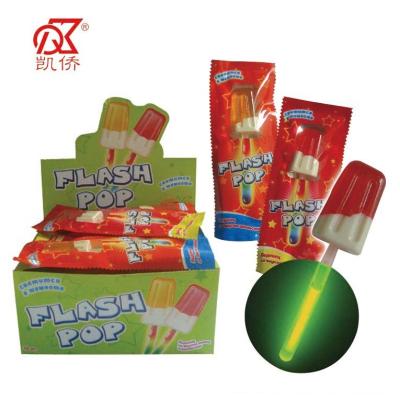 China Double Color 10g Natural Halal Ice Cream Lollipop Glow for sale