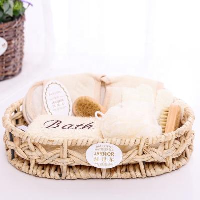 China Sustainable Spa Accessories Basket Bath Gift Sets Natural Bath Set for sale