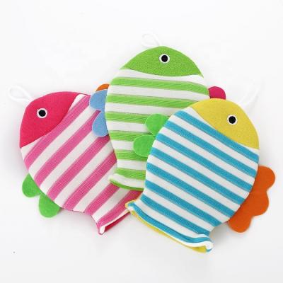 China EXFOLIATE Promotional Fish-Shape Hand Puppet Bath Wash Mitt Towel With Animal Designs For Kids for sale