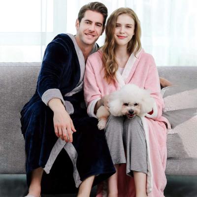 China Mens Hooded Pajamas Mens Long Fleece Robes Mens Breathable Plush Bathrobes With Pocket for sale