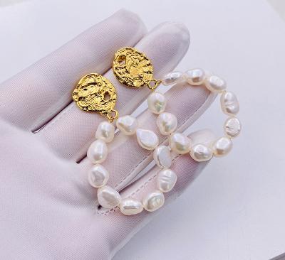 China New fashion natural pearl brass plated baroque earrings soft temperament TRENDY earrings for sale