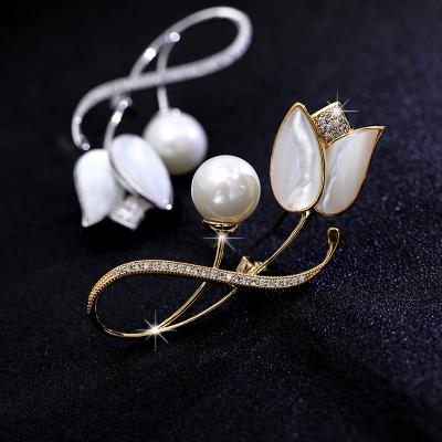 China Crystal Wholesale High Quality Colorful Brooch Pins For Souvenir Garment Decoration Natural Jewelry for sale