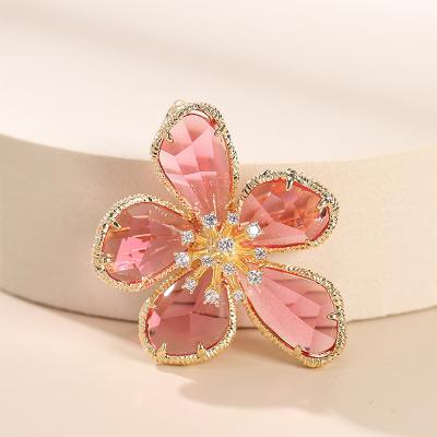 China Wholesale Copper Color Flower Crystal Rhinestone Flower Ladies Personality Simple Elegant Gold Zircon Plated Brooch Pin for sale