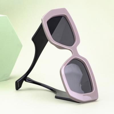 China Fashionable Square Wide Leg Sunglasses PC Frame Big Glass Frame Sunglasses for sale