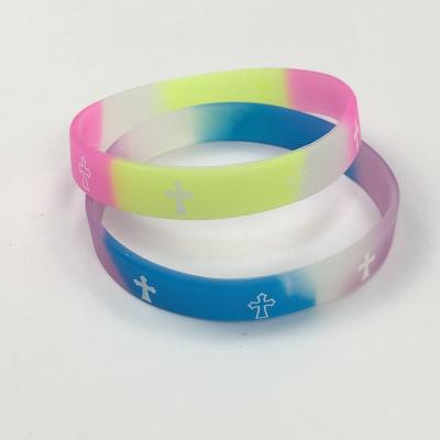 China 2021 Professional Silicone Bracelet Bangle Manufacturer Customizable Silicone Bracelet Exquisite and Fresh Jewelry for sale