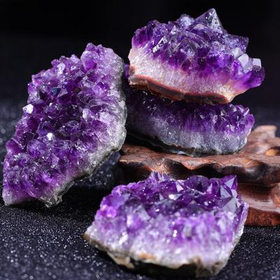 China Wholesale Europe Amethyst Geode Group Craft Decor Home Decor Quartz Stone Natural Rock Crystal Mineral Witch Energy Point for sale