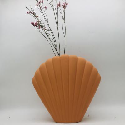 China Home Decoration Porcelain Shell Shaped Porcelain Ceramic Vases for sale