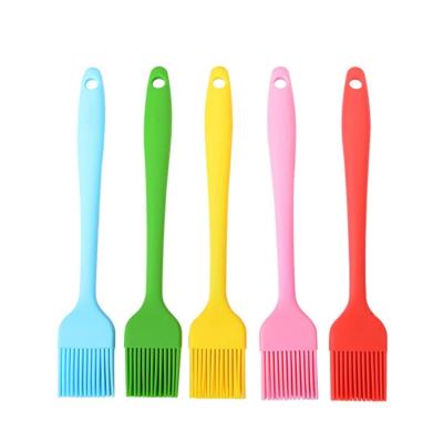 China Viable Resist High Temperature Silicone Pastry Brush Frying Oil Brush Kitchen Basting Baking Brush for sale