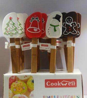 China Christmas Design Snowman Ginger Man Spatula Silicone Baking Spatula Christmas Tools Display Box Printing Model Viable Scraper Spatula for sale