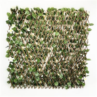 China Easily Assembled Artificial Leaf Hedge 3D Fence Panel Garden Fence UV Stable Suitable For Outdoor Widening Screen Giant Discounts for sale