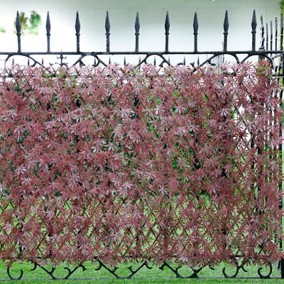 China 7x7cm Easily Assembled Mesh Expandable Hedge Willow Trellis with Artificial Leaf for sale