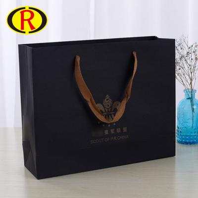 China China Recyclable Wholesale Gift Popular Buying Paper Handbag for sale