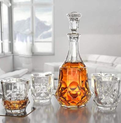 China CLASSIC 5-Piece Crystal Whiskey Decanter Set European Style Whiskey Decanter and Glass Set for sale