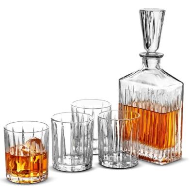 China Perfect Whiskey Decanter of CLASSIC Liquor Decanter Glass Set and 4 Whiskeys Set for Scotch for sale