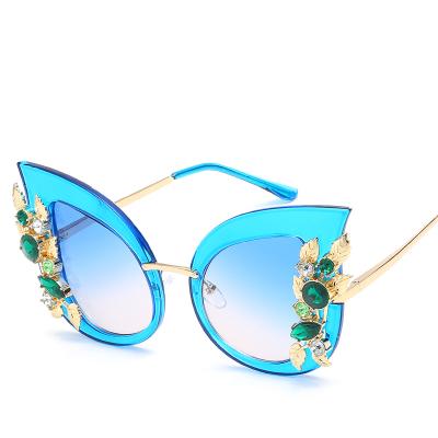 China 15 Years Experience 6698 Cat Eye Shape Sun Glasses Oversized Diamond Sunglasses for sale