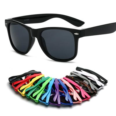 China 15 Years Experience 2020 Promotional Plastic Cheap Sunglasses Classic UV400 Fashion Sun Glass for sale