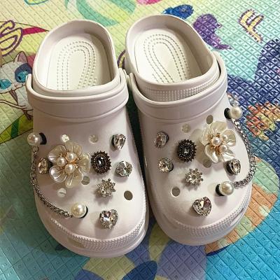 China Custom Luxury Metal Rhinestone Charms Rhinestone Diamond Bead Charm Designer Decorative Chain Shoes Charm Wholesale for sale