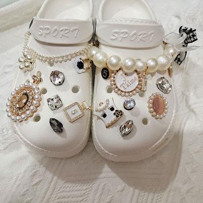 China Decorative Hoop Charm Princess Bowknot Pearl Chain Accessories Suitable For Crocodile Shoes for sale