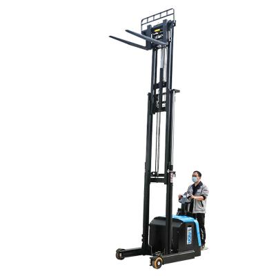 China Rider Batterij bediend elektrische Reach Truck, Multi Directional Reach Stacker 5000lbs Te koop