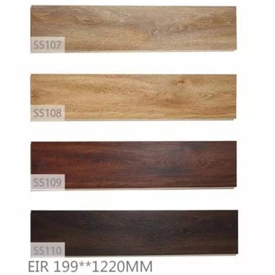 中国 Indoor Residential Laminate Flooring Waterproof Laminate Flooring Ac2 Ac3 販売のため