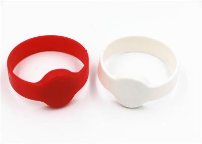 China UHF Access Control RFID Silicone Wristband Children Tracking Water Proof for sale