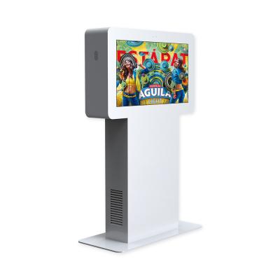 China High brightness 32 inch 2000 nits outdoor interactive lcd touch kiosk street/park totem bus stop with win10 OS I3 CPU for sale