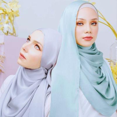 China 2021New Satin Fashion Tudung Crinckle Satin Hijab Crepe Pleated Malaysian Satin Silk Women's Scarf for sale