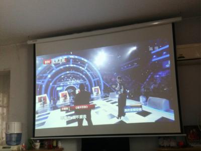 China High Definition Hanging Projector Screen For Cinema School Show 92 - Inch 4 To 3 for sale