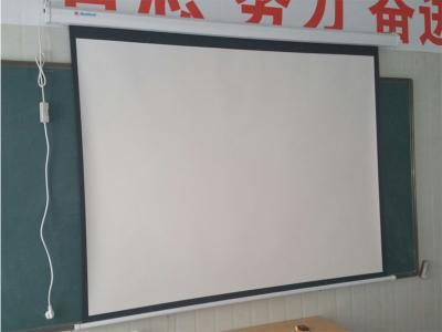 China Matte White 4 To 3 HD Electric Projector Screen / Retractable Movie Theater Screen for sale